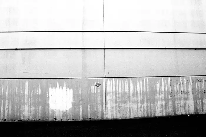 Muro bianco e nero
